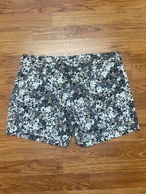 Columbia Saturday Trail Short in Neutral Floral Print